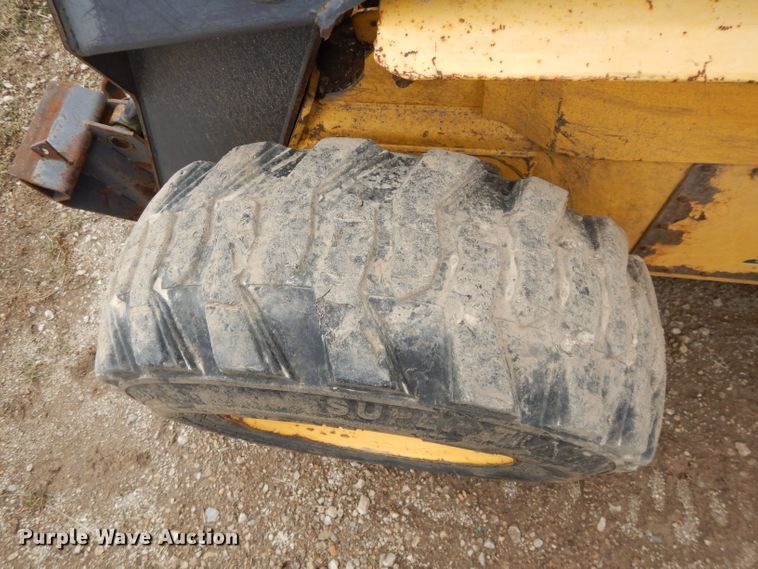 image for item DL2748 1999 New Holland LS190  skid steer loader
