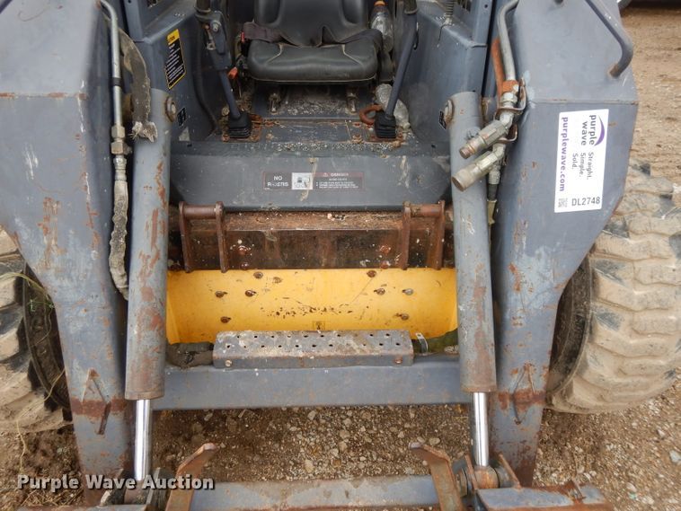 image for item DL2748 1999 New Holland LS190  skid steer loader