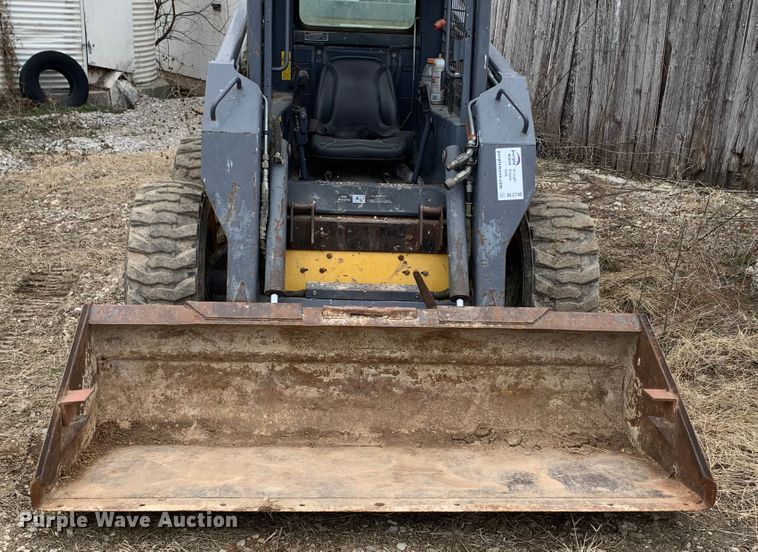 image for item DL2748 1999 New Holland LS190  skid steer loader