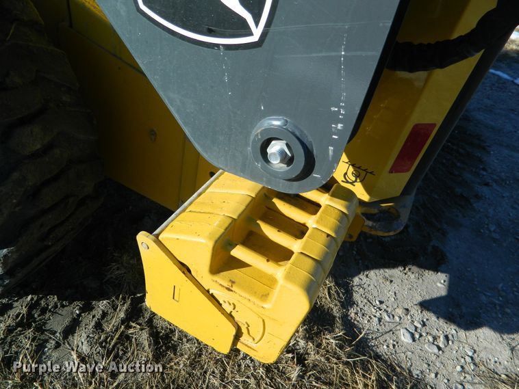 image for item EH9480 2011 John Deere 320D  skid steer loader