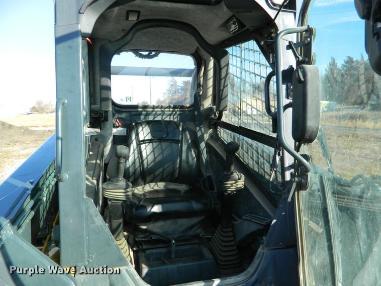 image for item EH9480 2011 John Deere 320D  skid steer loader