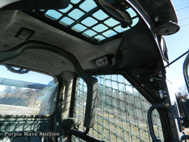 image for item EH9480 2011 John Deere 320D  skid steer loader