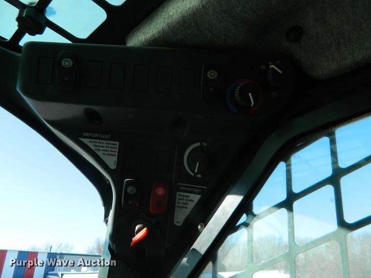 image for item EH9480 2011 John Deere 320D  skid steer loader