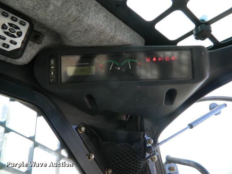 image for item EH9480 2011 John Deere 320D  skid steer loader