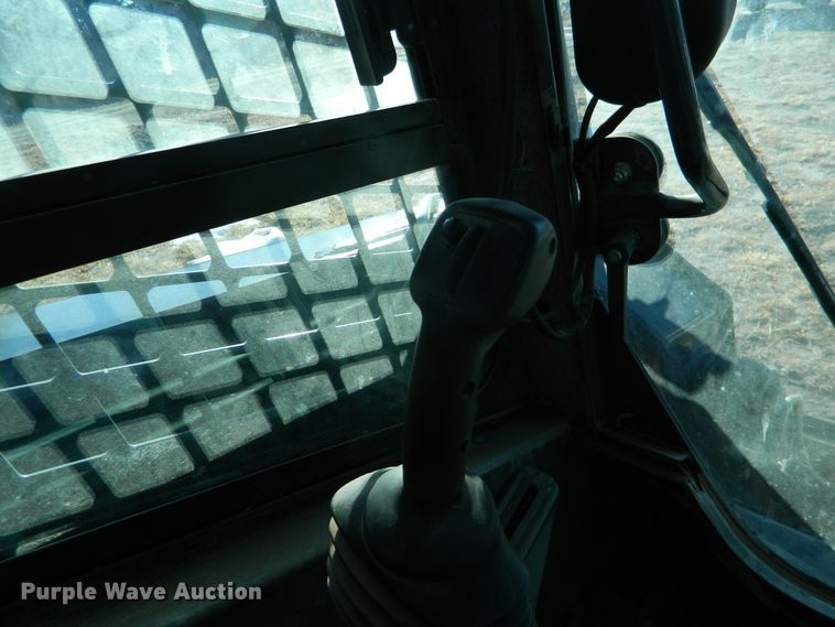 image for item EH9480 2011 John Deere 320D  skid steer loader