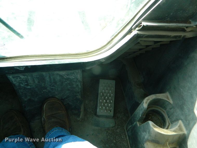 image for item EH9480 2011 John Deere 320D  skid steer loader