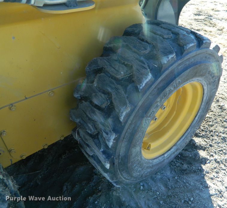 image for item EH9480 2011 John Deere 320D  skid steer loader