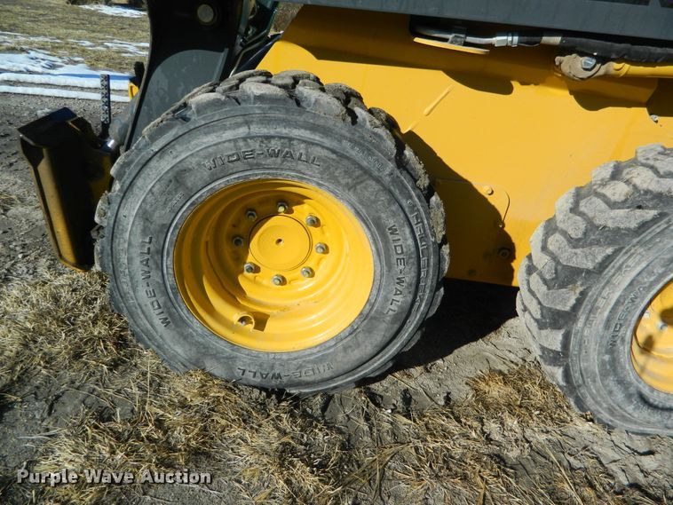image for item EH9480 2011 John Deere 320D  skid steer loader