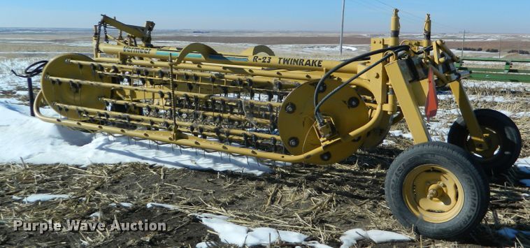 image for item EH9482 Vermeer R23 hay rake