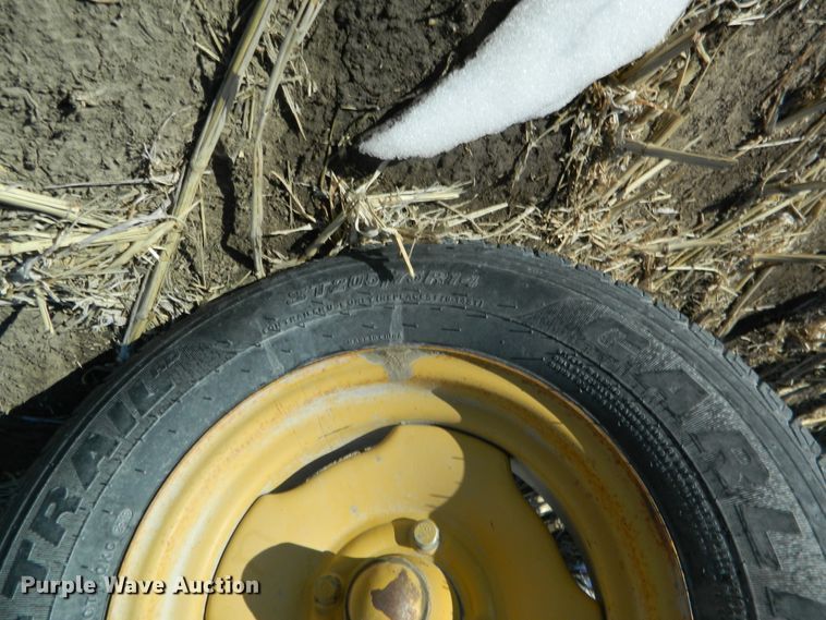 image for item EH9482 Vermeer R23 hay rake