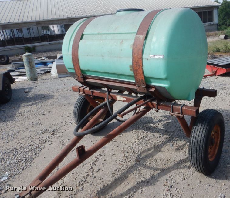 image for item FT9001 300 gallon poly nurse tank