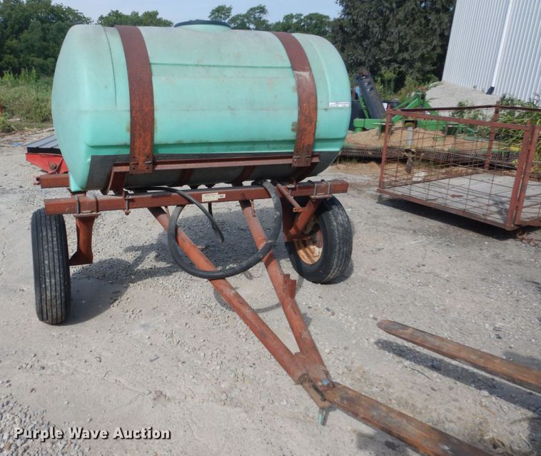 image for item FT9001 300 gallon poly nurse tank