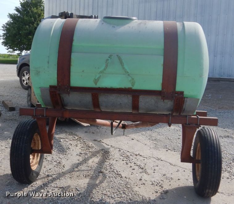 image for item FT9001 300 gallon poly nurse tank