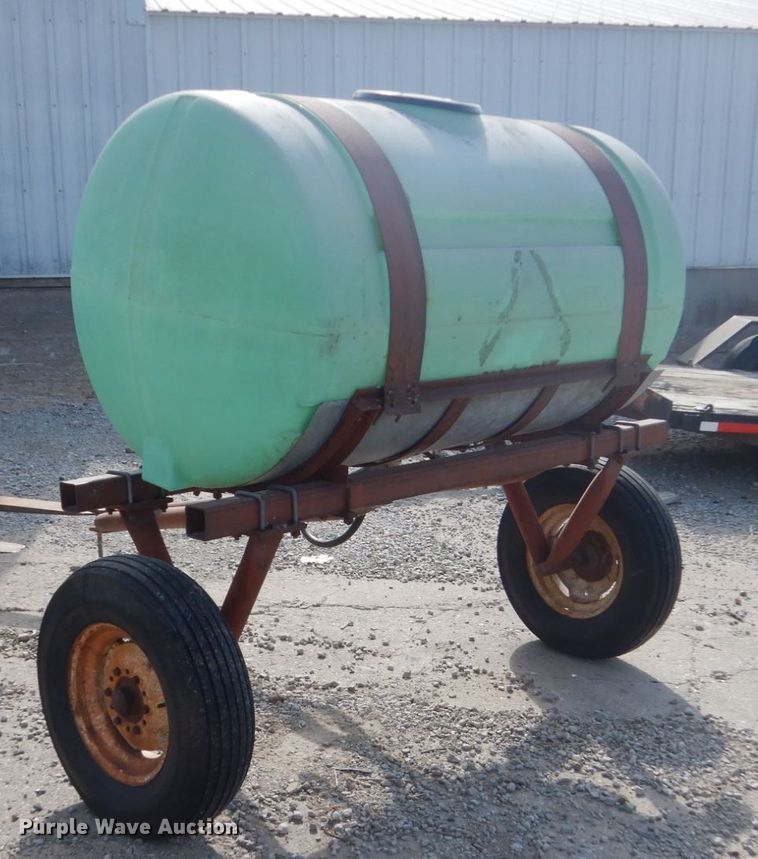 image for item FT9001 300 gallon poly nurse tank