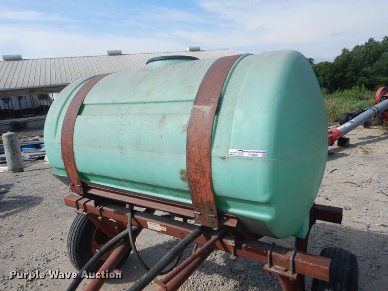 image for item FT9001 300 gallon poly nurse tank