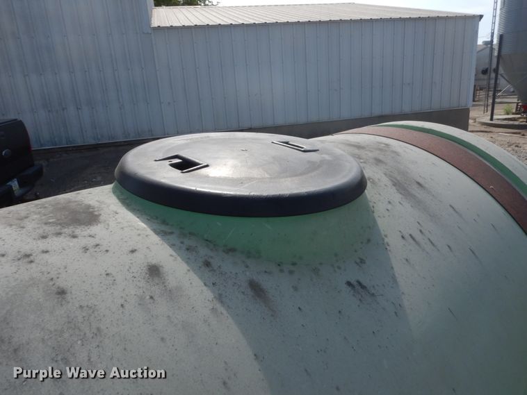 image for item FT9001 300 gallon poly nurse tank