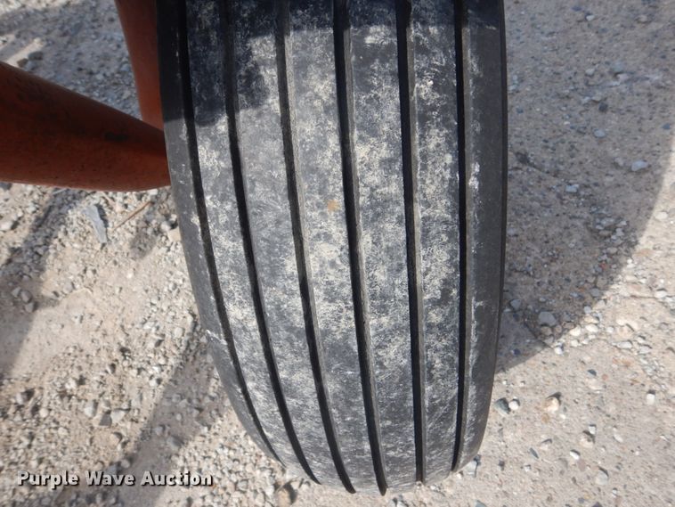 image for item FT9001 300 gallon poly nurse tank