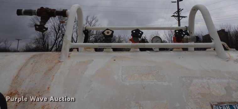 image for item GG9344 Anhydrous ammonia tank