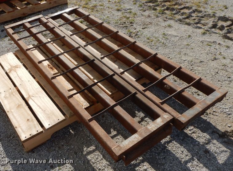 image for item GG9362 (2) trailer ramps