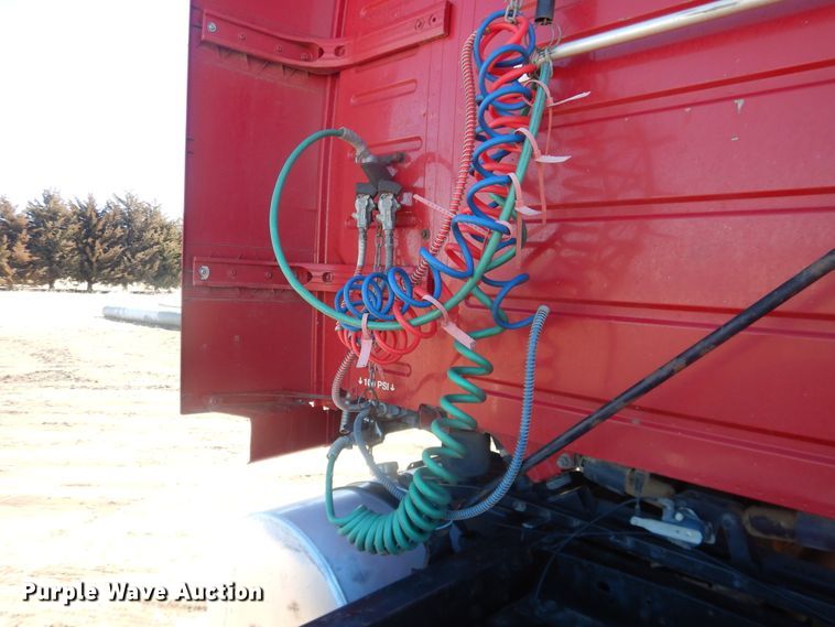 image for item HL9570 2005 Volvo VNL  semi truck