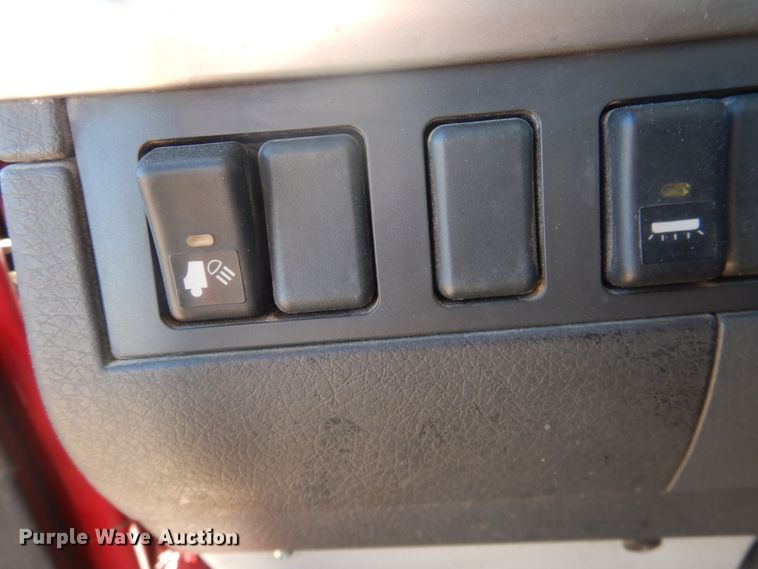 image for item HL9570 2005 Volvo VNL  semi truck