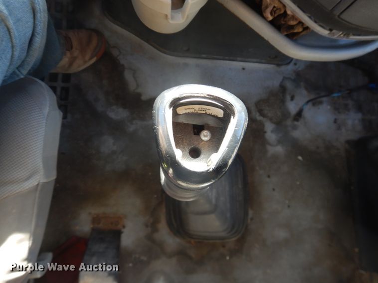 image for item HL9570 2005 Volvo VNL  semi truck