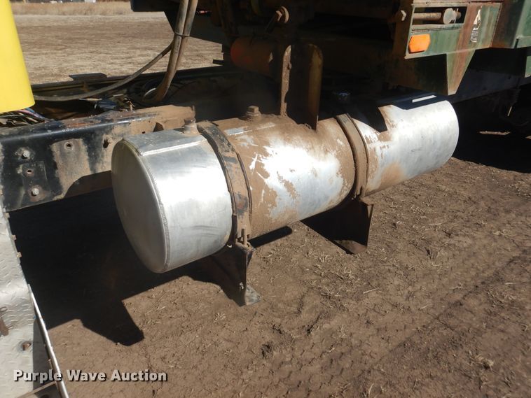 image for item HL9576 2002 Kenworth W900  manure spreader truck