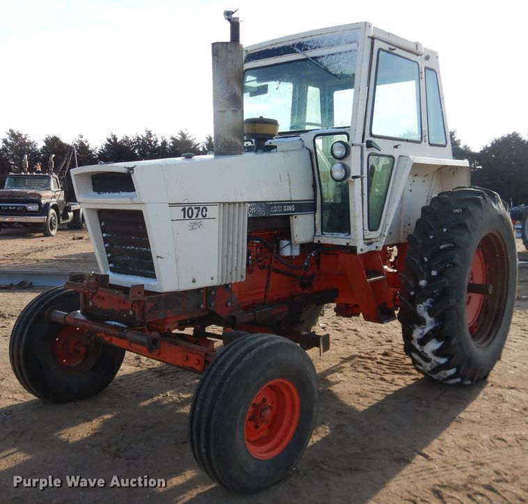 image for item HL9582 Case 1070  tractor