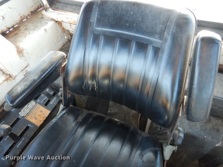 image for item HL9582 Case 1070  tractor