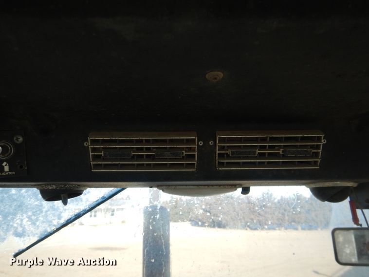 image for item HL9582 Case 1070  tractor