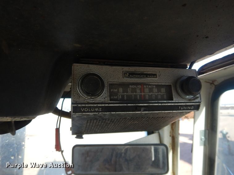 image for item HL9582 Case 1070  tractor