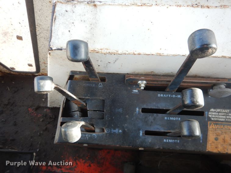 image for item HL9582 Case 1070  tractor