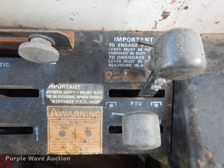 image for item HL9582 Case 1070  tractor