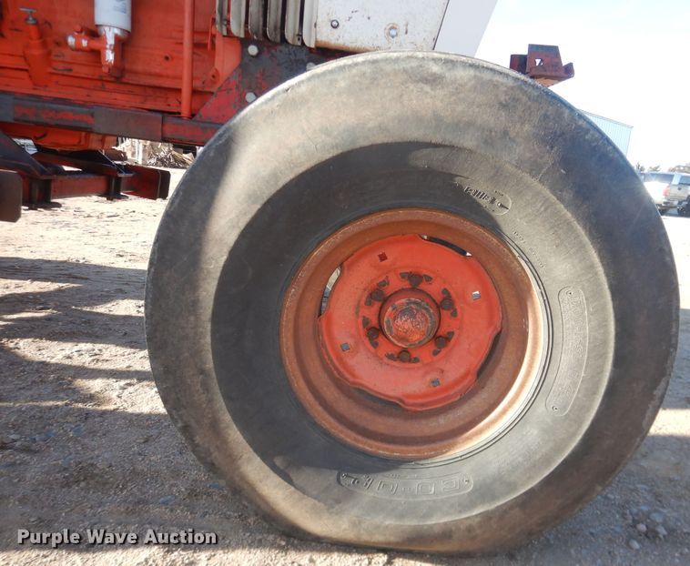 image for item HL9582 Case 1070  tractor