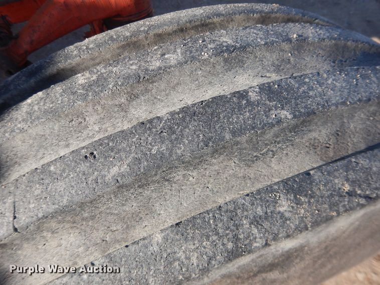 image for item HL9582 Case 1070  tractor