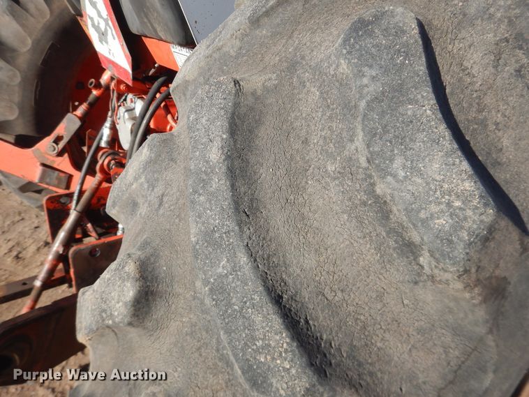 image for item HL9582 Case 1070  tractor