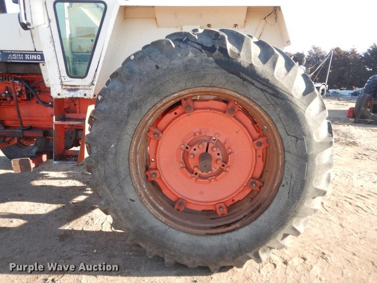 image for item HL9582 Case 1070  tractor