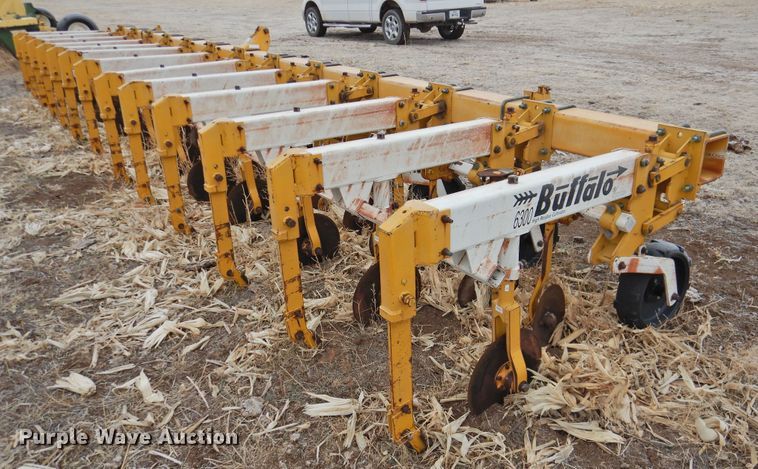 image for item HN9081 Buffalo 6300  row crop cultivator