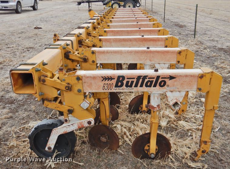 image for item HN9081 Buffalo 6300  row crop cultivator