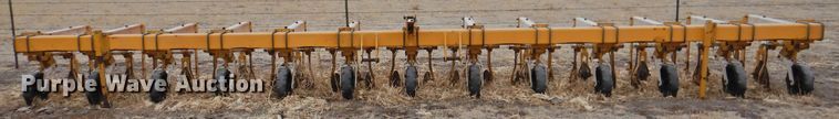 image for item HN9081 Buffalo 6300  row crop cultivator