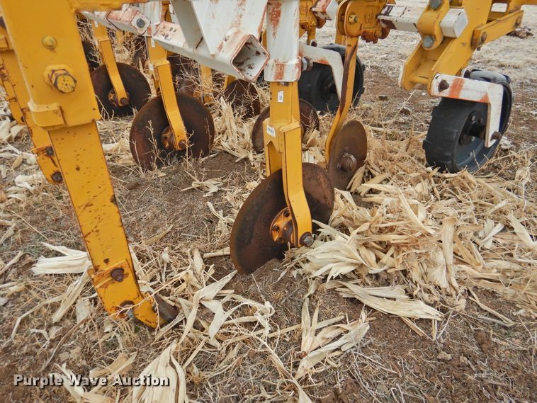 image for item HN9081 Buffalo 6300  row crop cultivator
