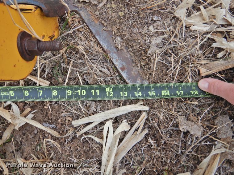 image for item HN9081 Buffalo 6300  row crop cultivator