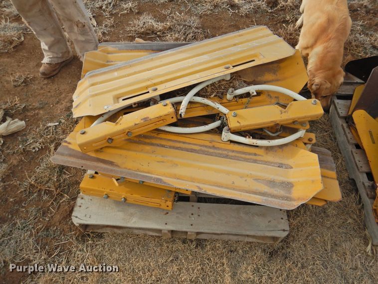 image for item HN9081 Buffalo 6300  row crop cultivator