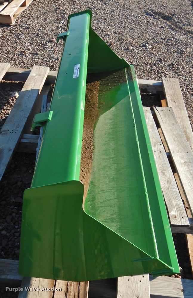 image for item HN9083 John Deere 74"W bucket