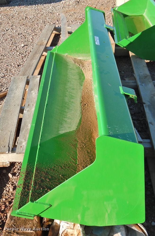 image for item HN9083 John Deere 74"W bucket