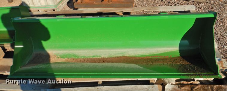 image for item HN9083 John Deere 74"W bucket
