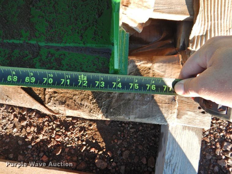 image for item HN9083 John Deere 74"W bucket