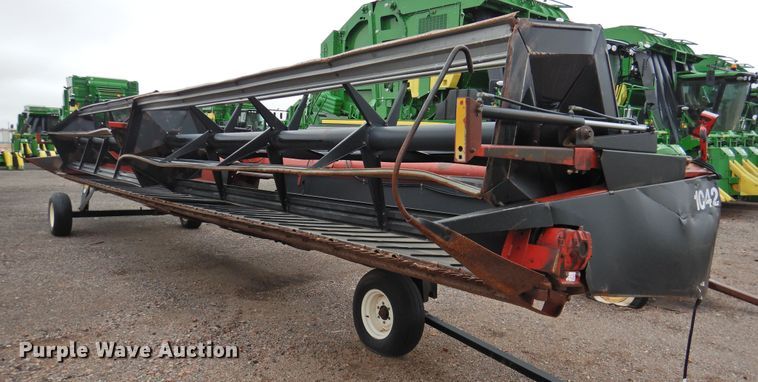 image for item HN9108 2000 Case IH 1042  draper head