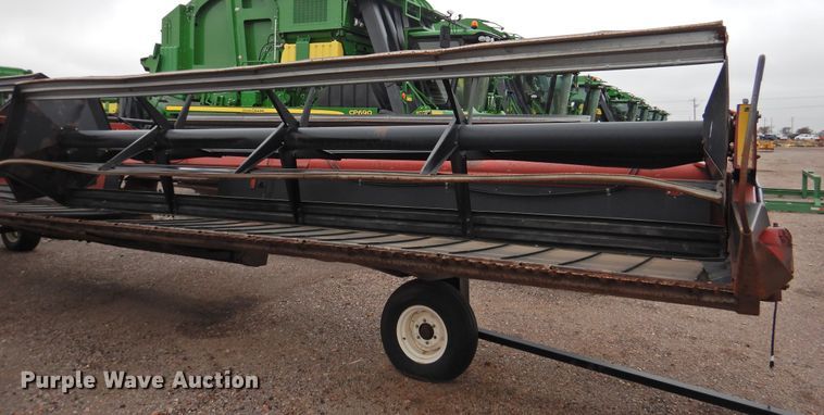 image for item HN9108 2000 Case IH 1042  draper head