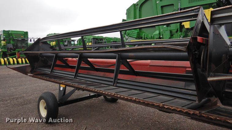 image for item HN9108 2000 Case IH 1042  draper head
